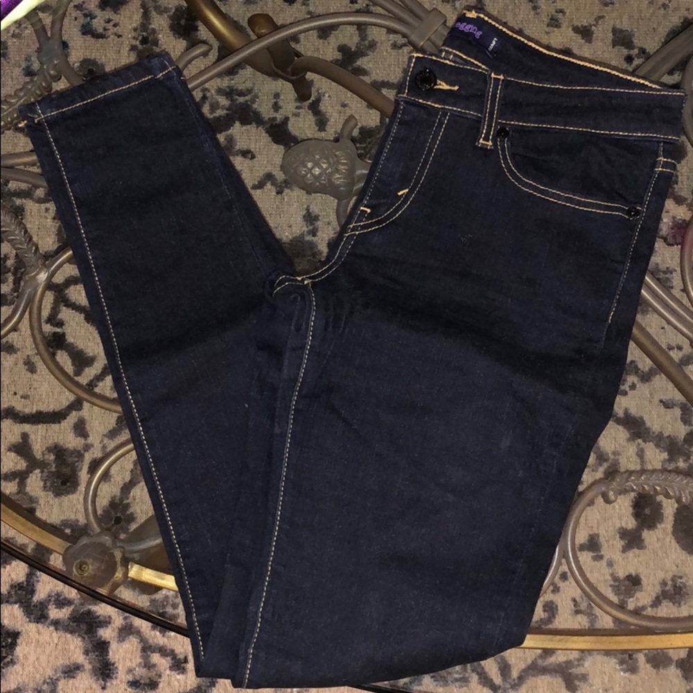 Levi dark jeans
